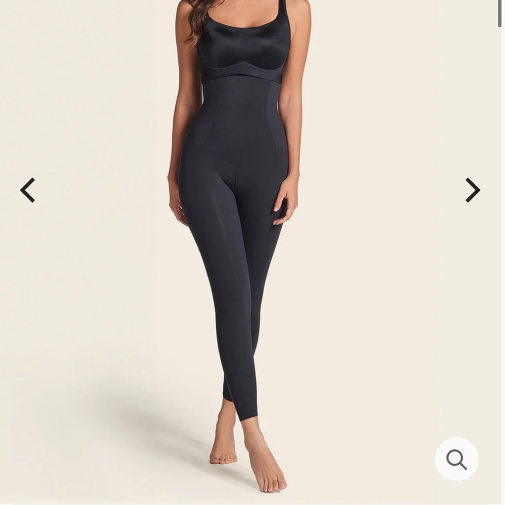 Elegant Black Strapless Jumpsuit - Picture 12 of 12